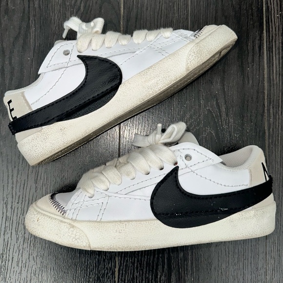 Nike Shoes - Nike Low Blazers
